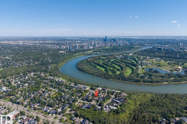 5 Riverside Cr Nw, Edmonton, AB, photo 2