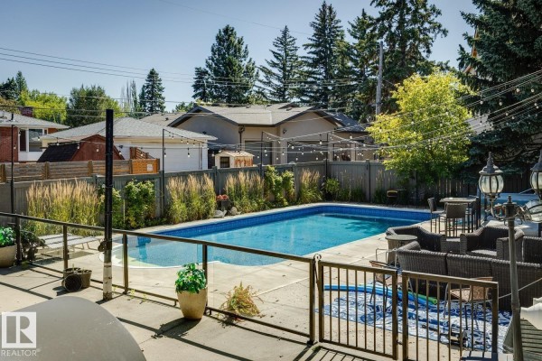 5 Riverside Cr Nw, Edmonton, AB, photo 3