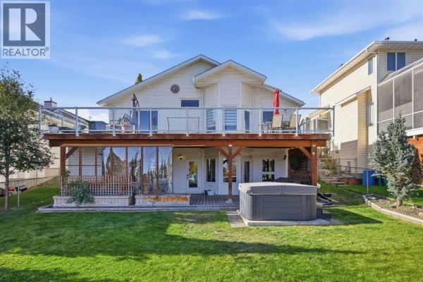 5 Riverview Court, Cochrane, AB, photo 3