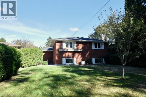 3pc Bathroom - 5 Rogers Road, Dundas, ON L9H4E2 Photo 3
