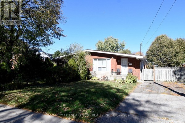 4pc Ensuite bath - 5 Ronaldshay Avenue, Hamilton, ON L9A3B2 Photo 3