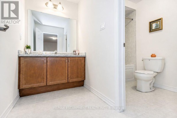 Laundry room - 5 Sleeth Street, Brantford, ON N3S0J7 Photo 4