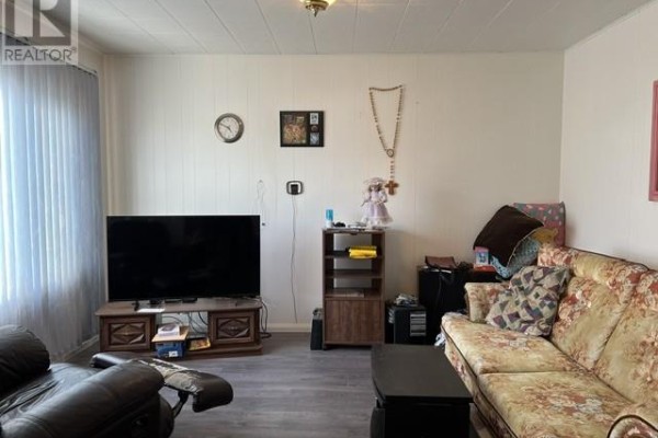 Living room - 5 Stanhope Avenue, Markstay Warren, ON P0H2N0 Photo 4