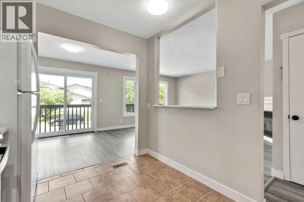 Primary Bedroom - 5 Templemont Road Ne, Calgary, AB T1Y5A2 Photo 5