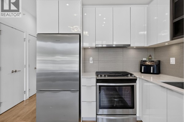 50* 725 Marine Drive, North Vancouver, BC V7M0G2 Photo 4