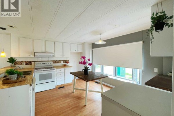 Kitchen - 50, 5301 2nd Street, Coalhurst, AB T0L0V0 Photo 4