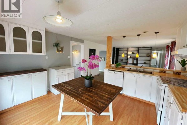Dining room - 50, 5301 2nd Street, Coalhurst, AB T0L0V0 Photo 5