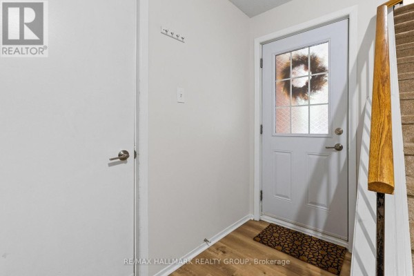 Living room - 50 - 126 Rushford Private, Ottawa, ON K1T3C5 Photo 4