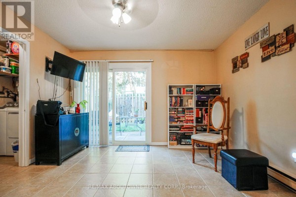 Primary Bedroom - 50 - 2440 Bromsgrove Road, Mississauga, ON L5J4J7 Photo 5