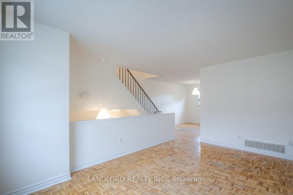 Dining room - 50 - 2830 Midland Avenue, Toronto, ON M1S1S4 Photo 2