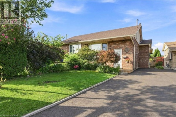 50 Adis Avenue, Hamilton, ON, photo 3