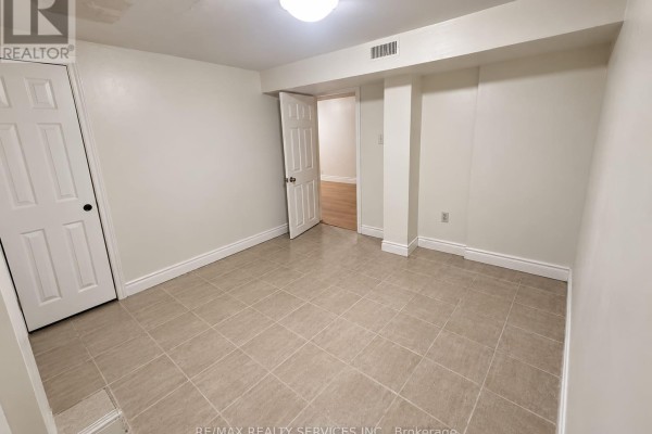 50 Banting Crescent, Brampton, ON L6Y2K9 Photo 5