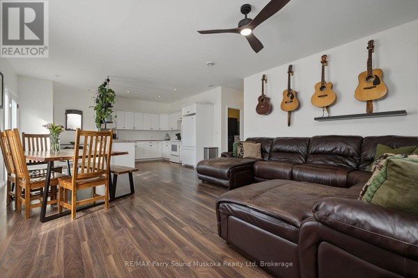 Kitchen - 50 Bowes Street, Parry Sound, ON P2A2L2 Photo 4