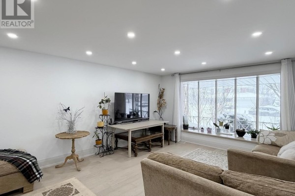 50 Bruce Farm Drive, Toronto, ON, photo 3