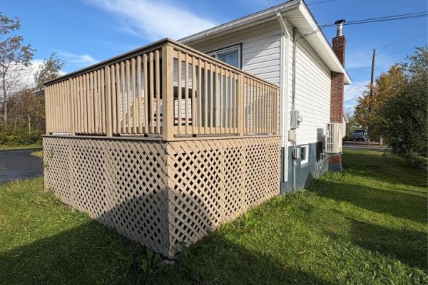 Bath (# pieces 1-6) - 50 Caledonia Road, Botwood, NL A0H1E0 Photo 3