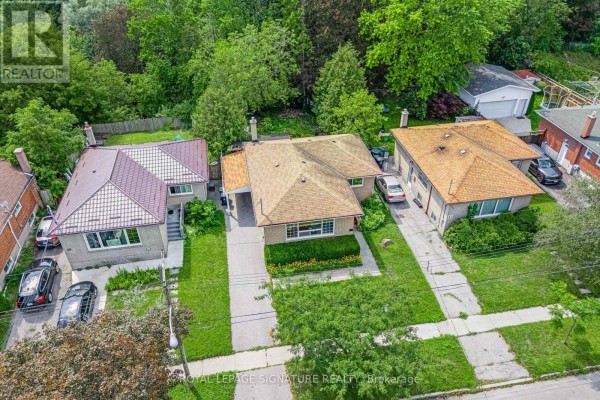 Kitchen - 50 Celeste Drive, Toronto, ON M1E2V1 Photo 3