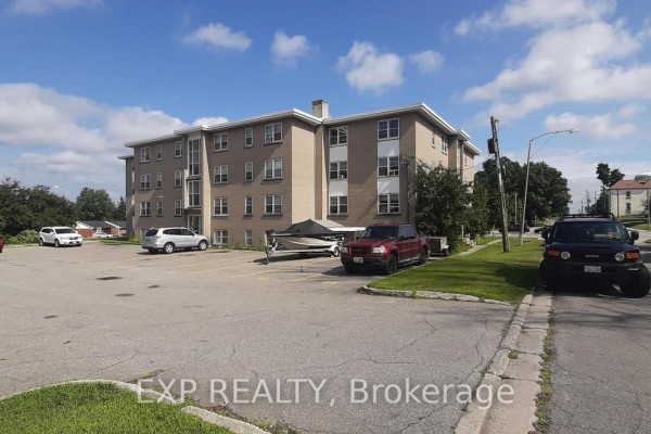 50 Central Avenue W, Brockville, ON K6V4N7 Photo 2