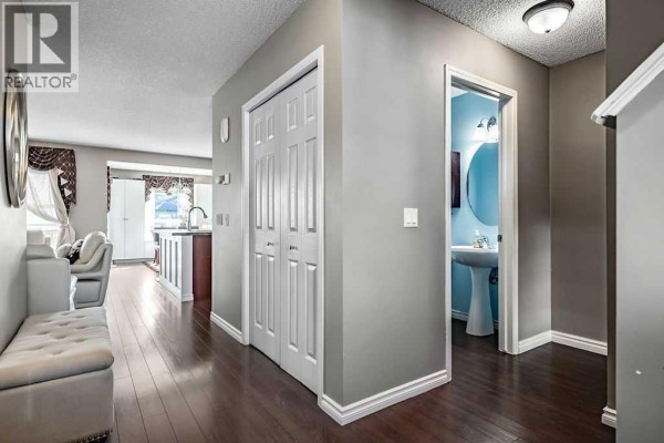 Kitchen - 50 Cimarron Grove Way, Okotoks, AB T1S2L9 Photo 5