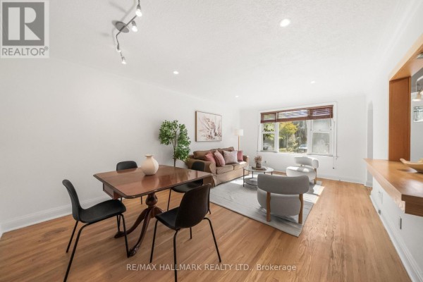 Living room - 50 Connaught Avenue, Toronto, ON M2M1G8 Photo 2