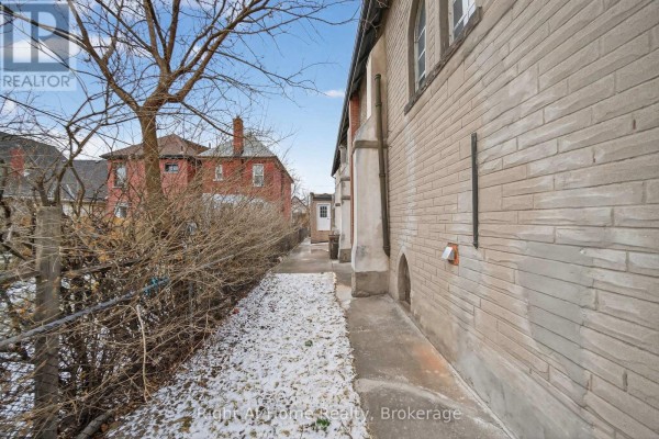 50 Earl Street, Hamilton, ON L8L6L2 Photo 5