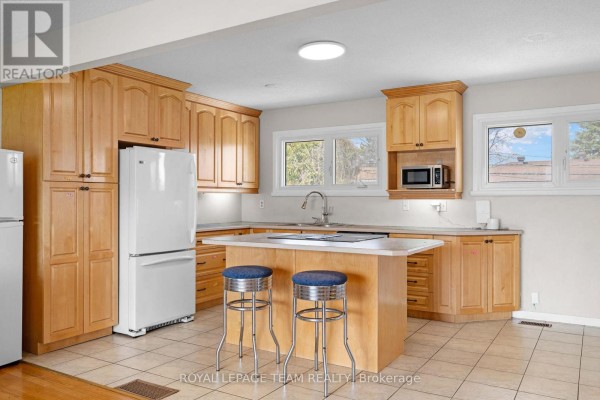 Laundry room - 50 Hilliard Avenue, Ottawa, ON K2E6C1 Photo 4