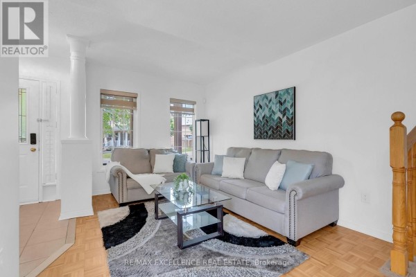 Living room - 50 Jewel Crescent, Brampton, ON L6R2P5 Photo 5