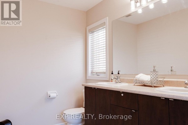 Bedroom 2 - 50 Kempsford Crescent, Brampton, ON L7A4M5 Photo 5