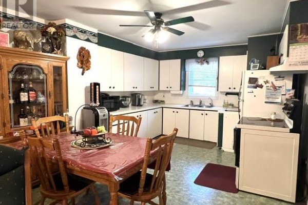 50 King St. E, St  Charles, ON, photo 2