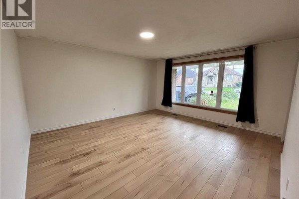 Dining room - 50 Limeridge Road W Unit# Upper, Hamilton, ON L9C2V1 Photo 5