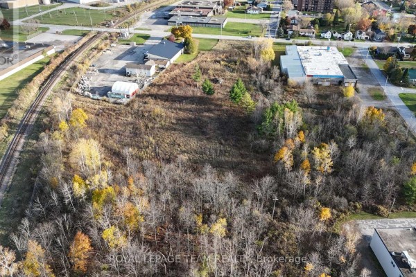 50 Lorne Street, Smiths Falls, ON K7A3K7 Photo 4