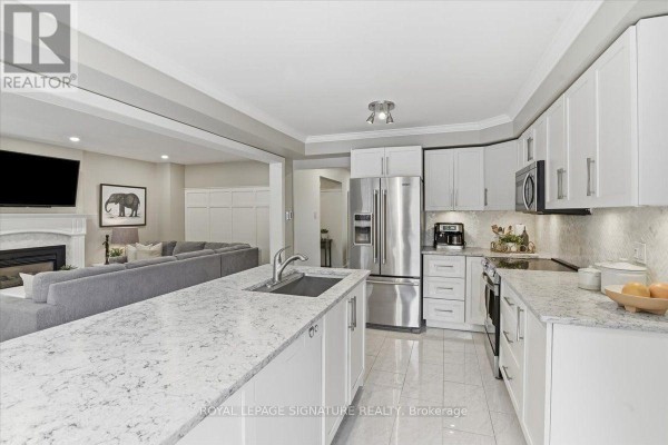 Mud room - 50 Lumsden Crescent, Whitby, ON L1R1G5 Photo 5