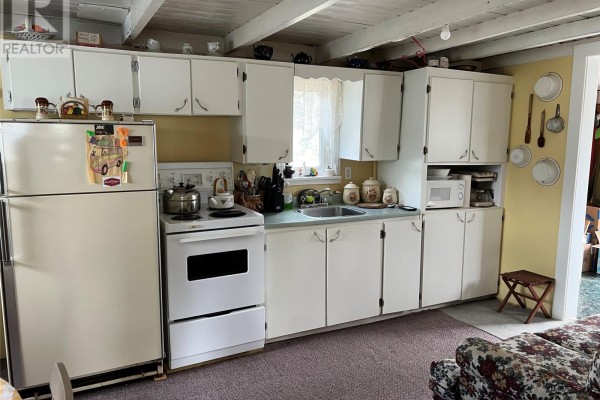 Bath (# pieces 1-6) - 50 Main Street, Middle Arm, NL A0K1B0 Photo 4