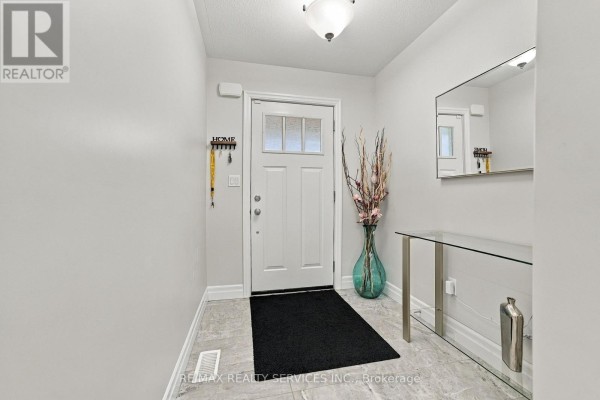 Bedroom 2 - 50 Mercedes Drive, Belleville, ON K8N0B7 Photo 5