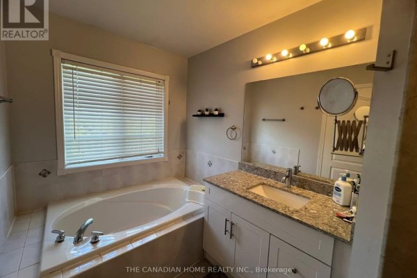 Primary Bedroom - 50 Monaco Court W, Brampton, ON L7A1X4 Photo 4