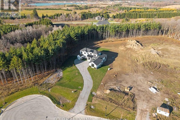 50 Newton Reed Crescent, Uxbridge, ON, photo 2