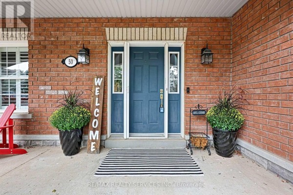 Living room - 50 North Riverdale Drive, Caledon, ON L7C3K3 Photo 5