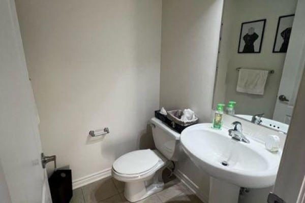 Primary Bedroom - 50 Payne Crescent, Aurora, ON L4G0X8 Photo 5