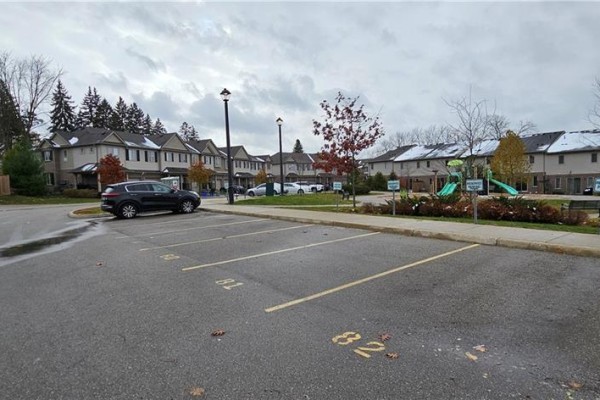 50 Pinnacle Drive, Kitchener, ON, photo 2