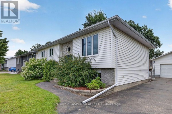 Kitchen - 50 Portage Road, Petawawa, ON K8H3M8 Photo 3