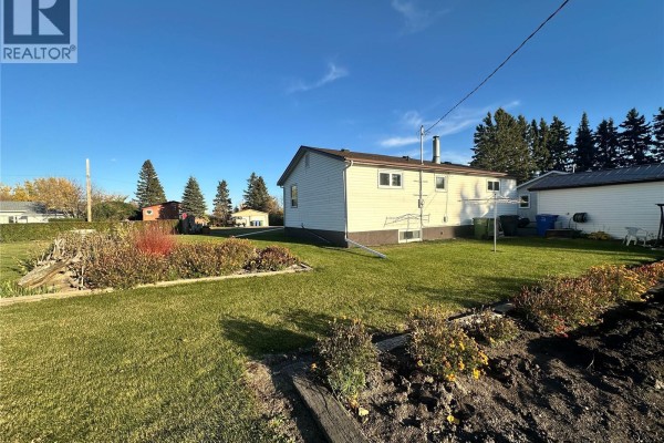 Living room - 50 Rae Avenue, Yorkton, SK S3N3L4 Photo 2