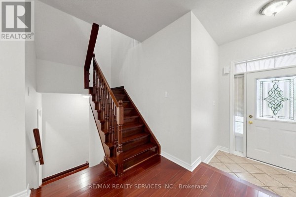 Family room - 50 Rocky Point Crescent, Brampton, ON L6V4R7 Photo 5