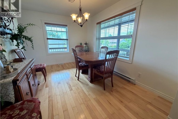 Bath (# pieces 1-6) - 50 Rue Valcourt, Saint Quentin, NB E8A2B3 Photo 5