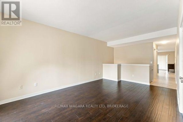 Kitchen - 50 Shipview Court, Welland, ON L3B0A7 Photo 4