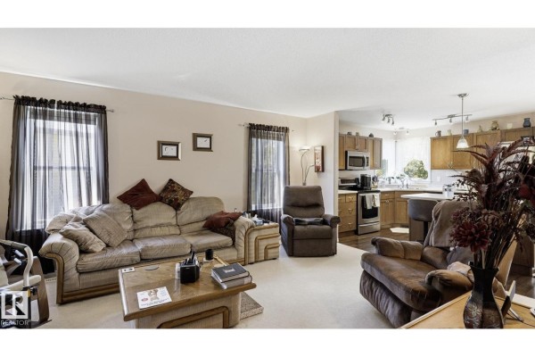 Kitchen - 50 Snowbird Cr, Leduc, AB T9E0H6 Photo 3