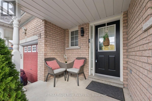 Great room - 50 Treen Crescent, Whitby, ON L1R3C8 Photo 3