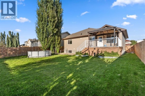 Living room - 50 Wellwood Drive, Whitecourt, AB T7S1T8 Photo 2