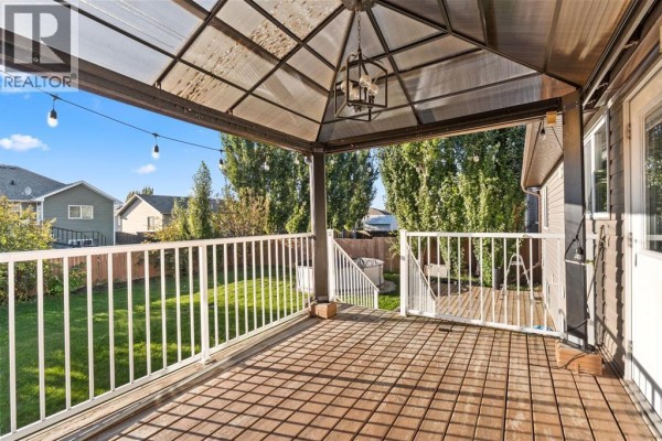 Dining room - 50 Wellwood Drive, Whitecourt, AB T7S1T8 Photo 3