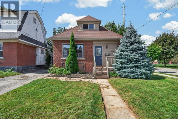 50 Wexford Avenue S, Hamilton, ON, photo 2