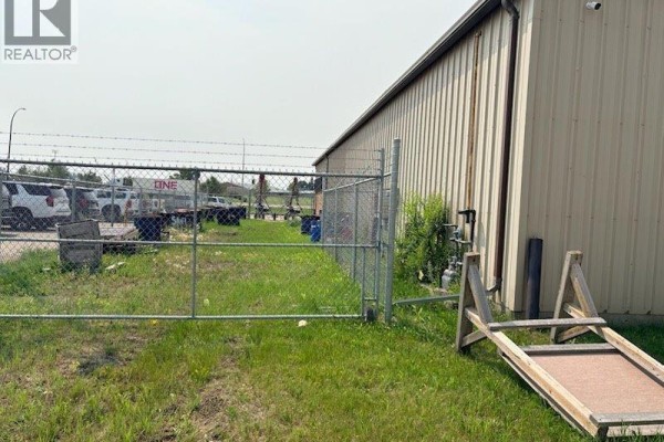 500 12th Avenue E, Kindersley, SK S0L1S0 Photo 5