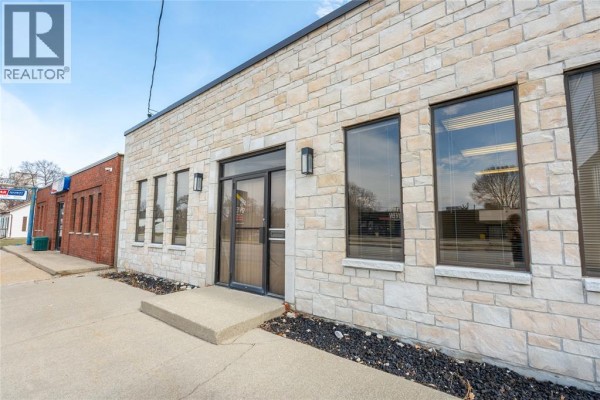 500 Christina Street, Sarnia, ON, photo 2
